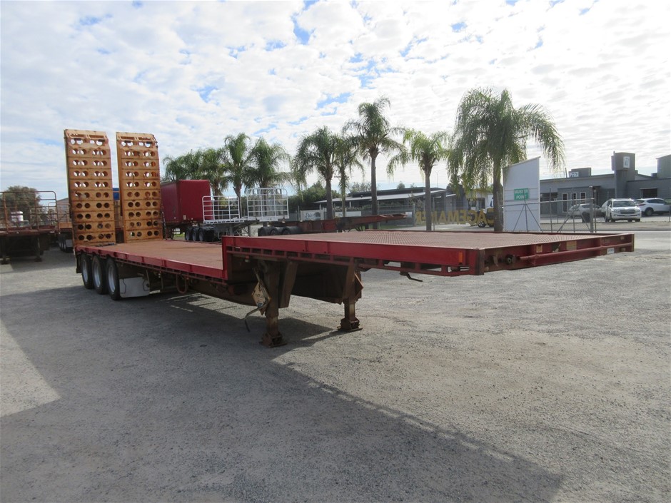 Bulk items, gold diamonds, silver coins
