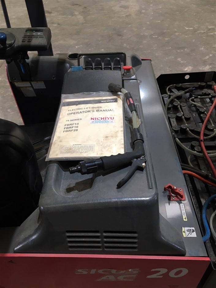 <p>Lincoln Electric Air Vantage 600i Generator/Welder</p>