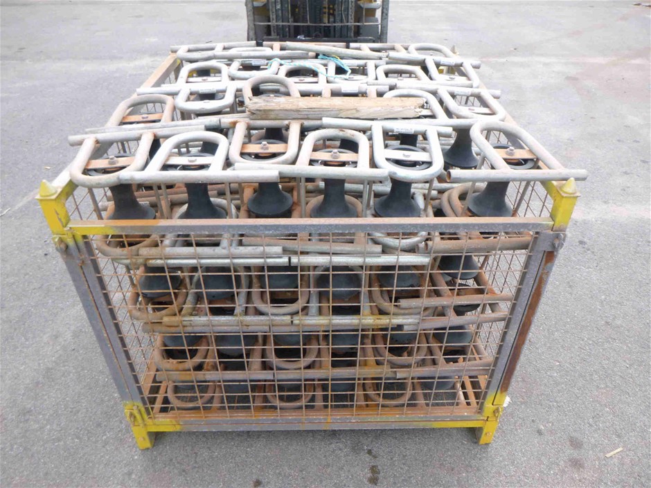 4 Bottle Magnum Wall Rack in Matt Black Finish