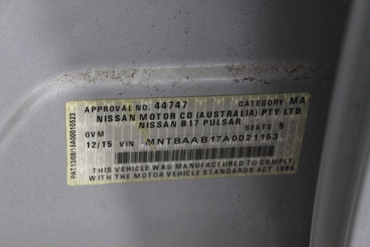 DYSON V8 Stick Vacuum, Silver/Nickel, Model 394437-01. NB: Minor use, not i
