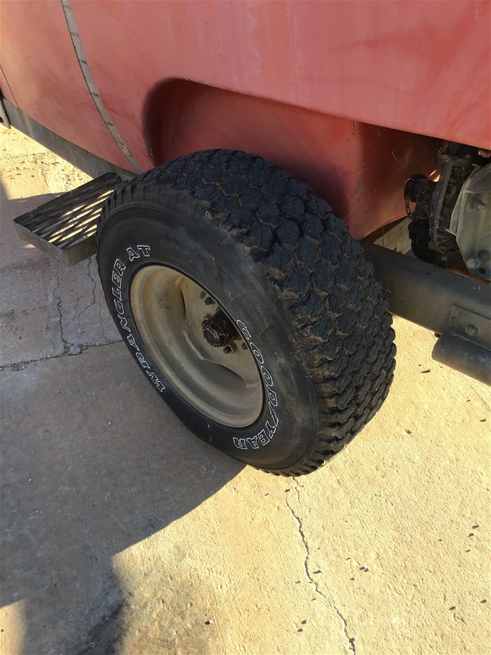 2014 Toyota Hilux SR Diesel