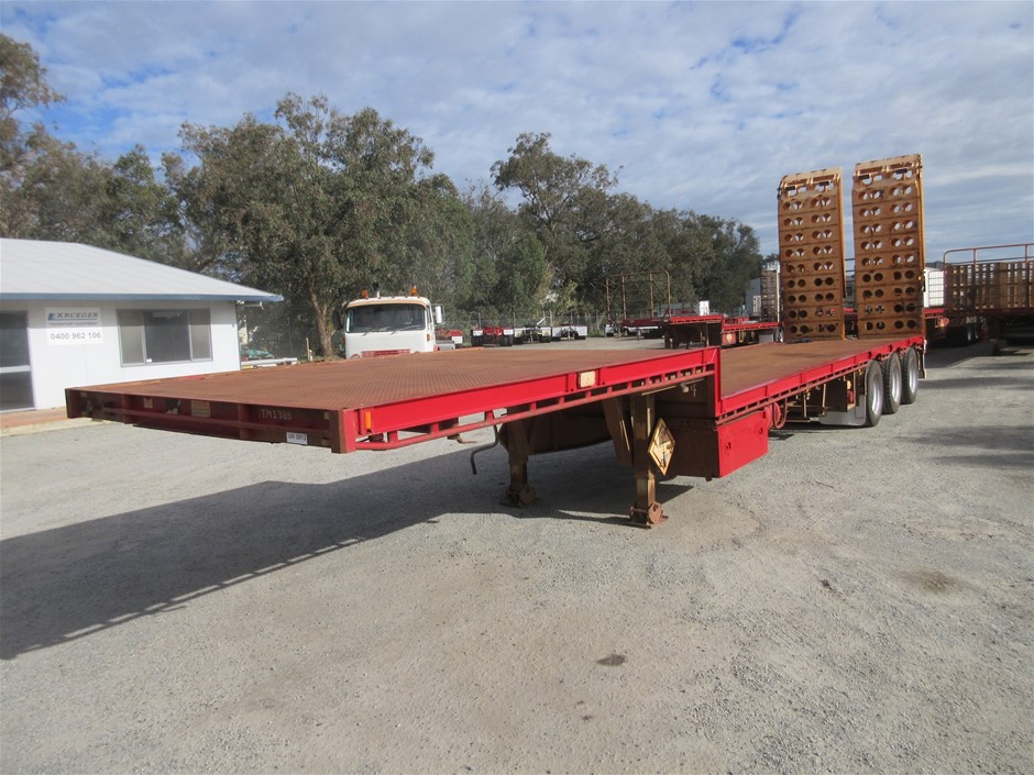 <p>Pallet of Olive Oil Tins (Unused)</p>