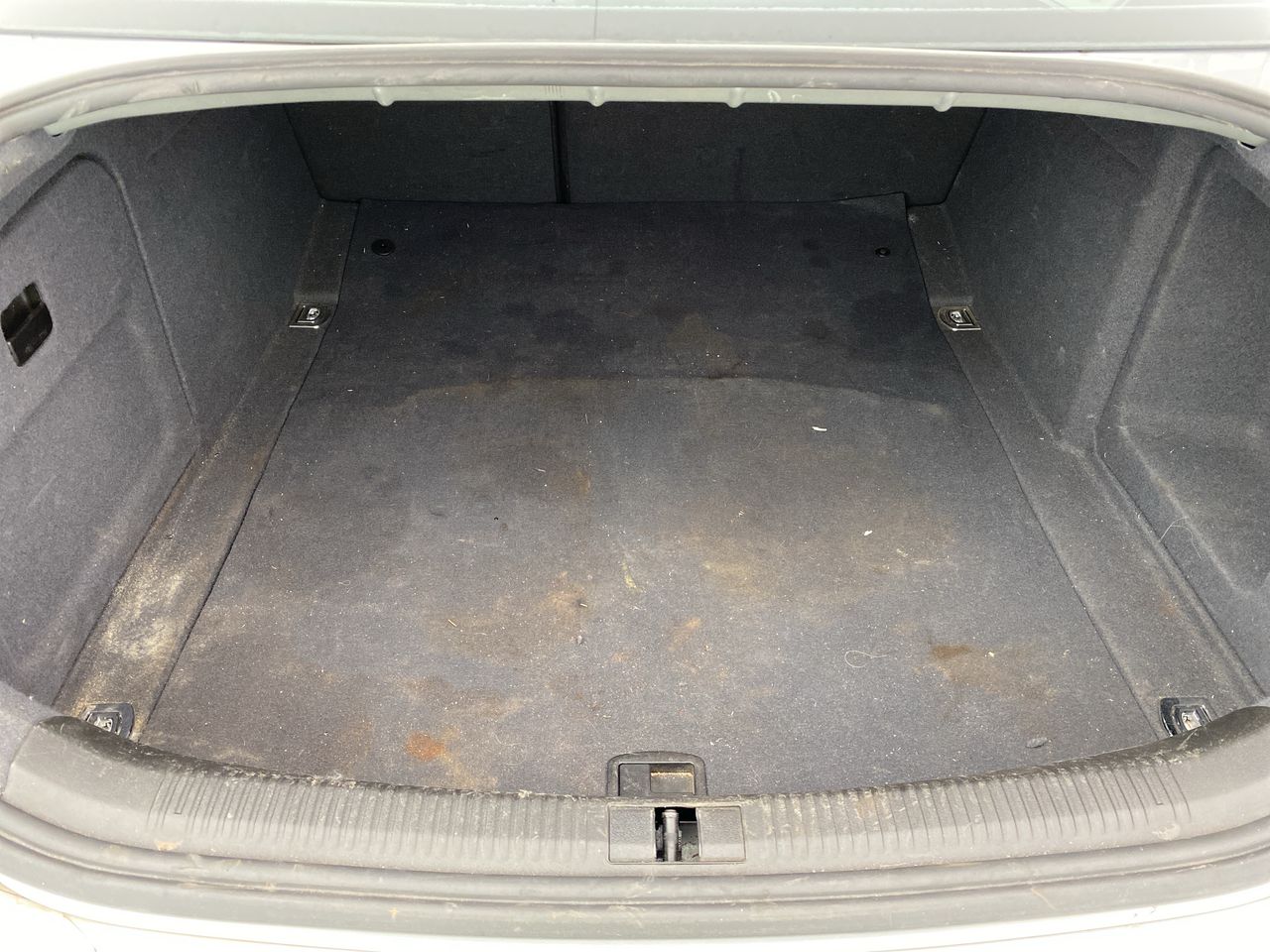 <p>Vertical exhaust roof unit</p>