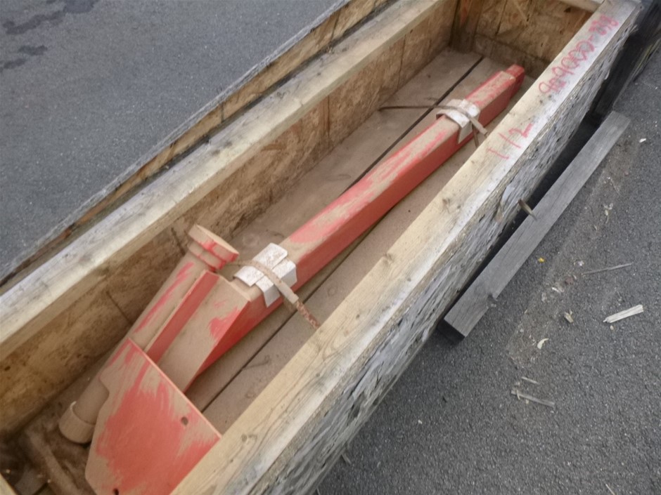 Quantity of 100 1800mm Star Pickets(Unused),