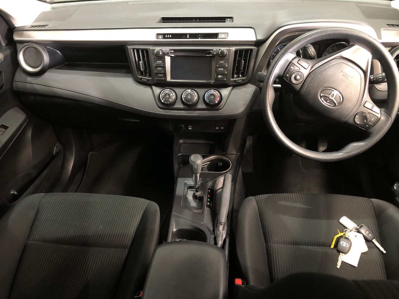 2018 BMW 3 Series 320i Luminance Edition Sedan (Petrol) (Auto)
