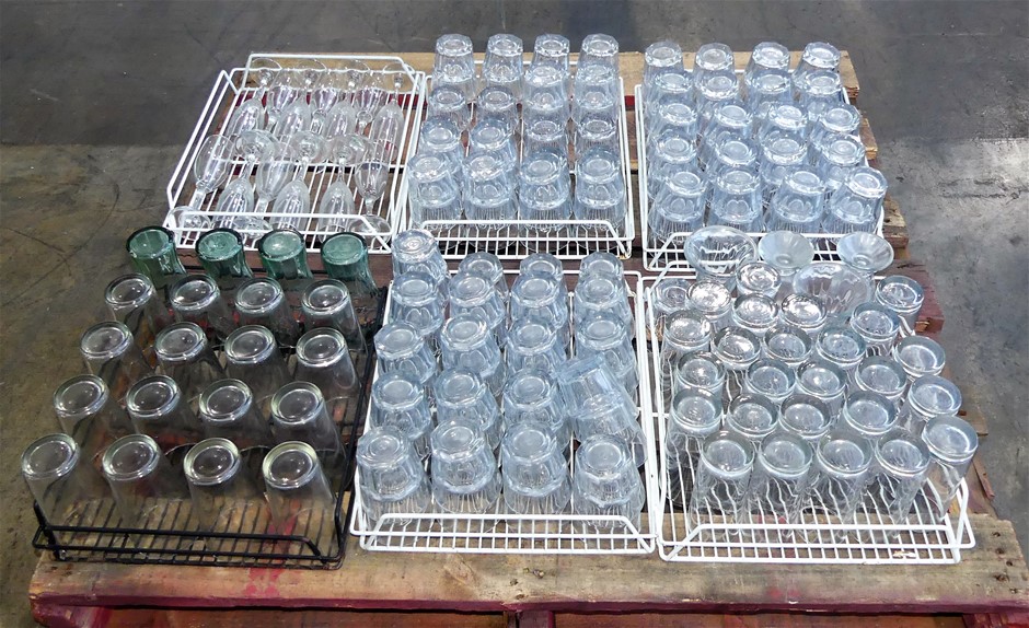 <p>Quantity of Champion EB8X3 Eye Bolts, 11 Tubs</p>