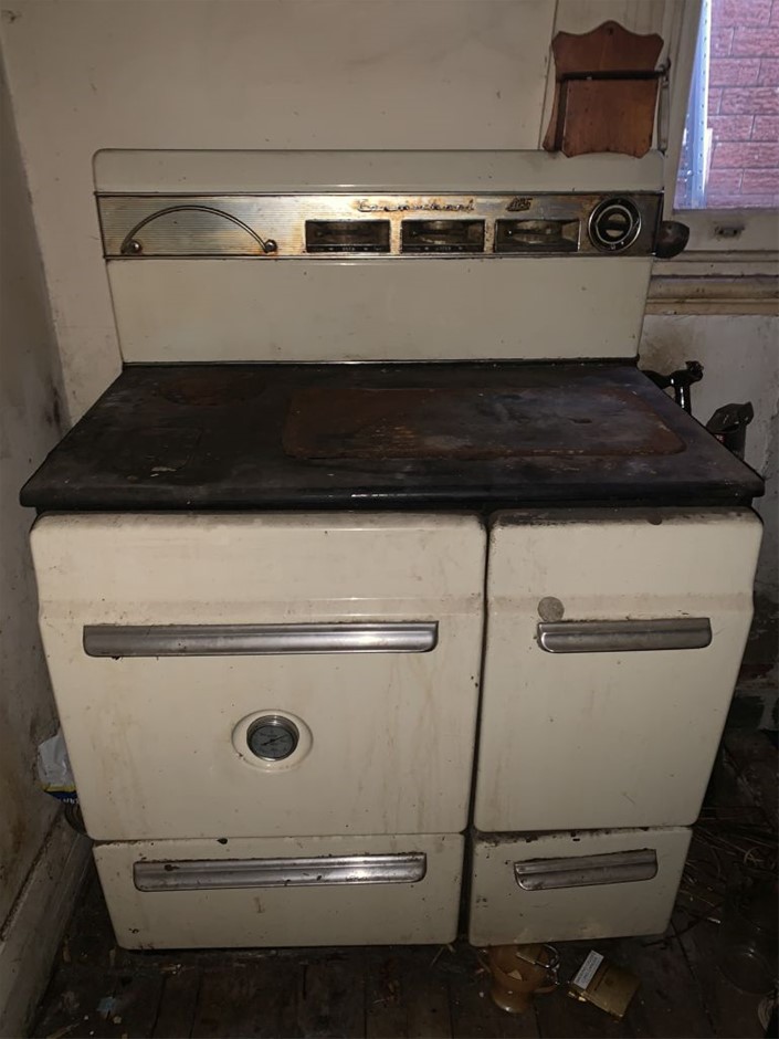 Slow combustion stove Auction (00405041604) Grays Australia