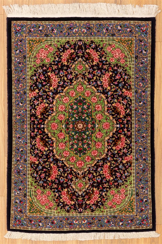 Handmade Very Fine Pure Wool Persian Isfahan Rug Size 150cm x 97cm