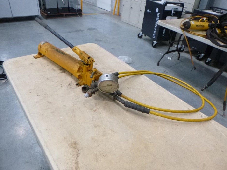 1x Enerpac P84 Hydraulic Hand Pump plus Gauge, Valve, and 2x Hoses