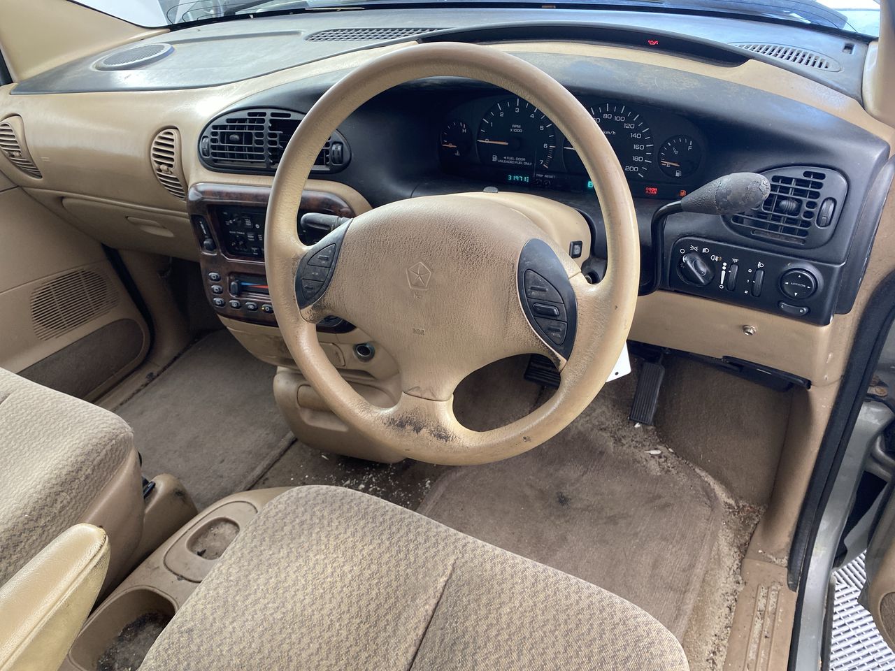 1999 Chrysler Voyager SE Automatic 7 Seats People Mover Auction (0001