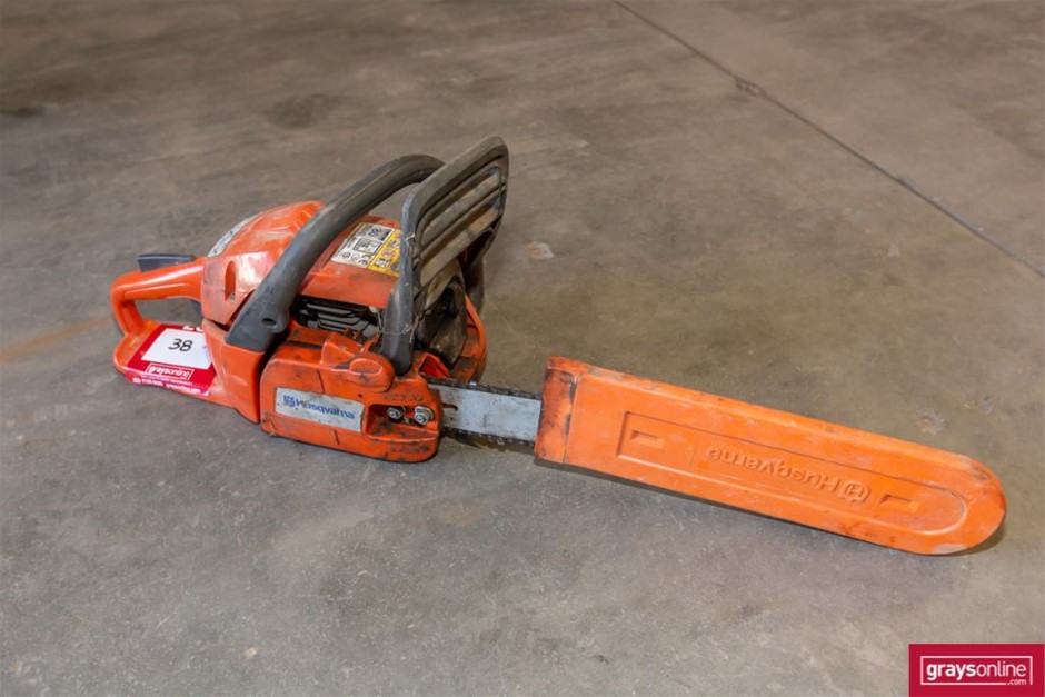 Husqvarna Chainsaw. Model 236. Auction (00385042428) Grays Australia