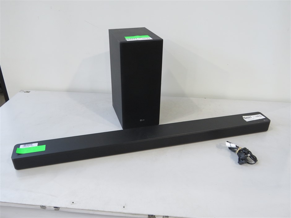 LG (SK6Y) Sound Bar and (SPK5BW) Subwoofer Auction (00232181885