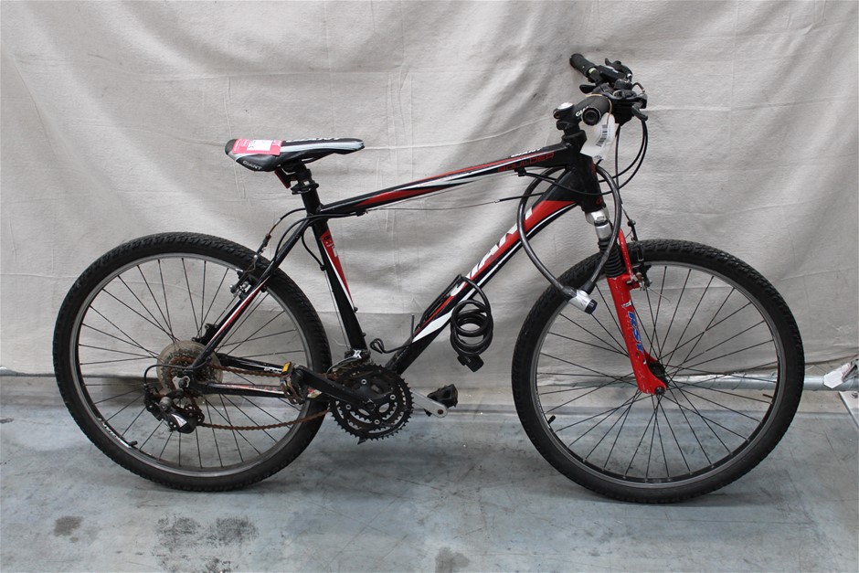 men's giant boulder mountain bike