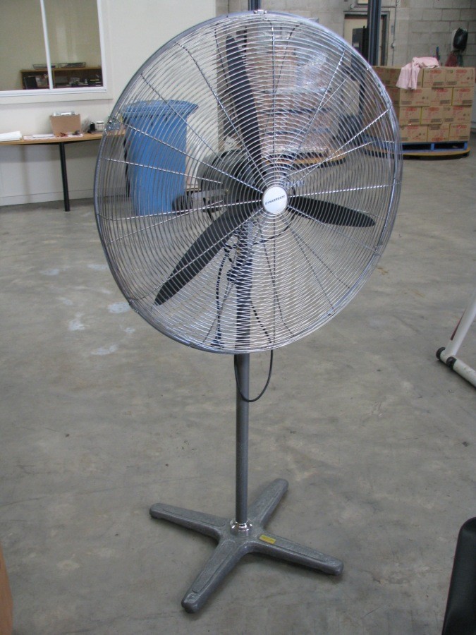 dynabreeze 750mm wall fan