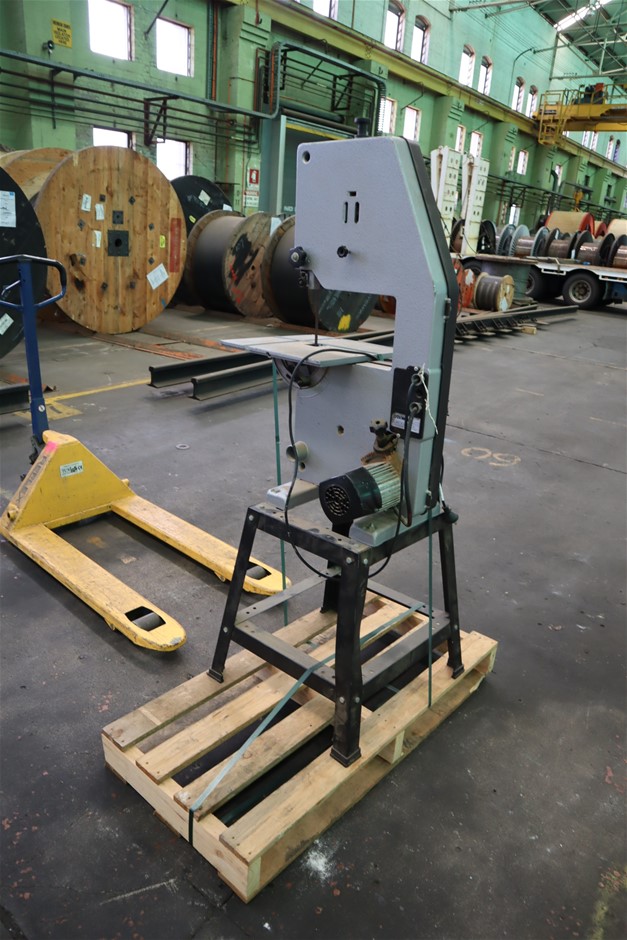 DeWalt DW3501 Electric Bandsaw Auction (0030-5044005) | Grays Australia
