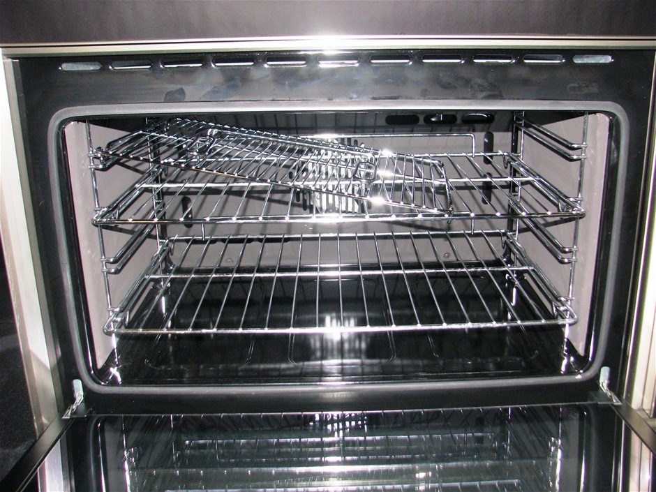 Blanco 90cm Stainless Steel Single Oven. Model BOSE902X Auction (0021