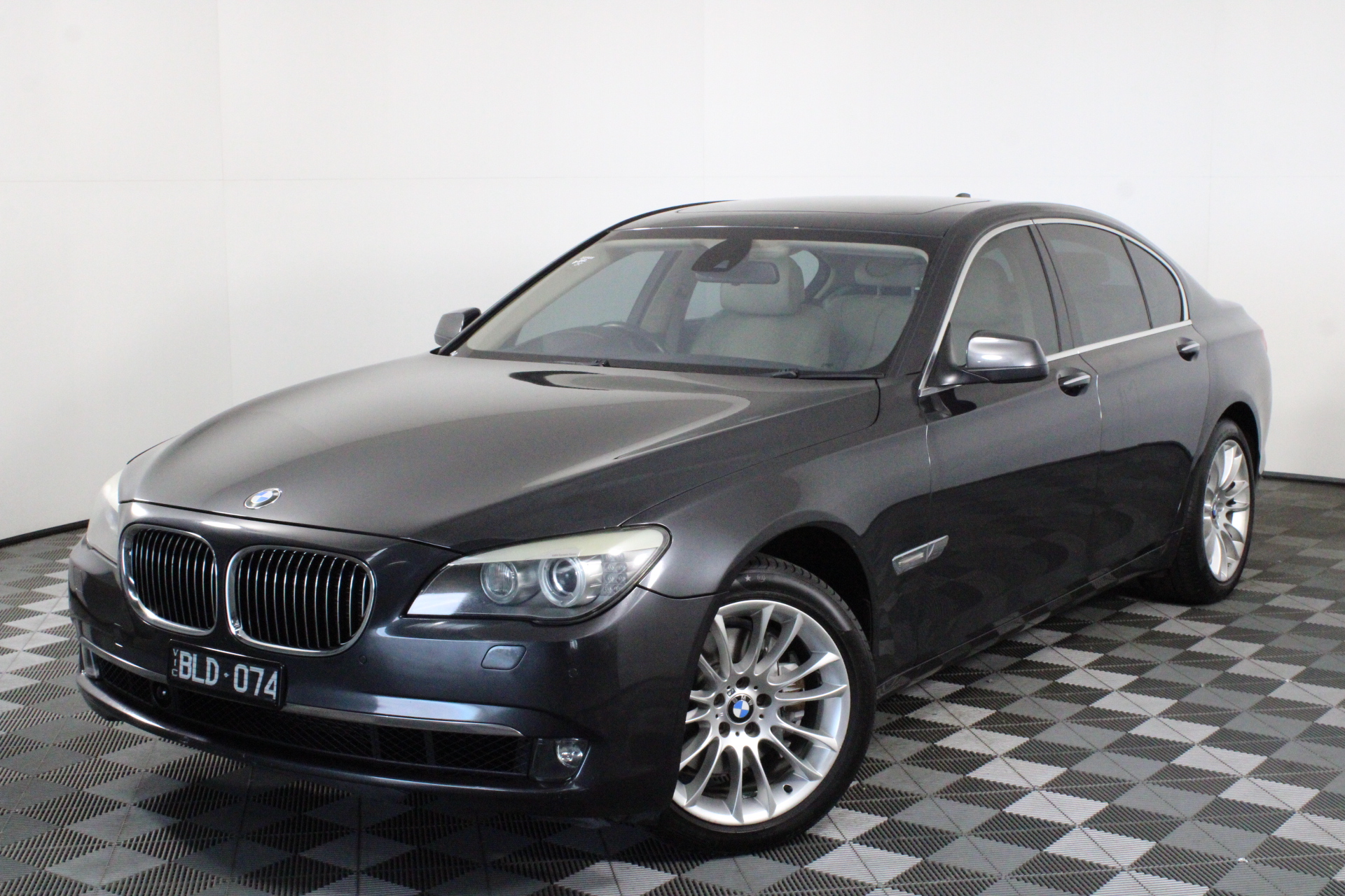 2009 Bmw 740i Automatic Sedan Auction (0001-3487232) | Grays Australia