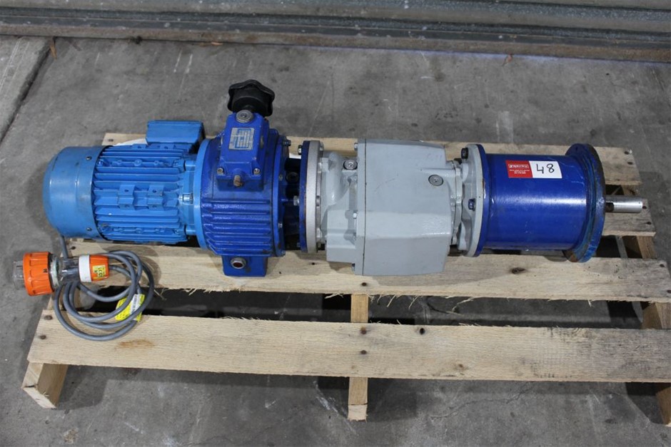Variable Speed Geared Motor "Motovario" Model SF 020 Auction (0048