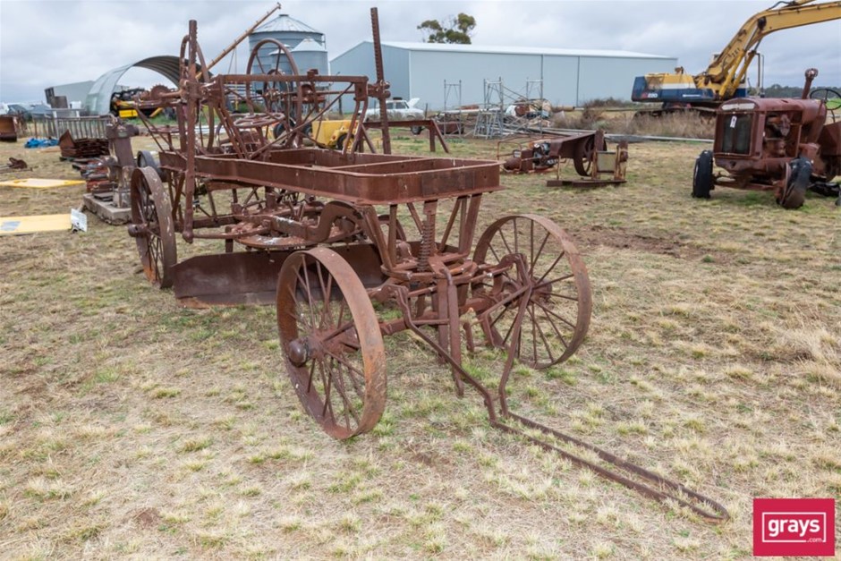 Circa 1910 Antique Horse Drawn Grader Auction (0016-5044952) | Grays