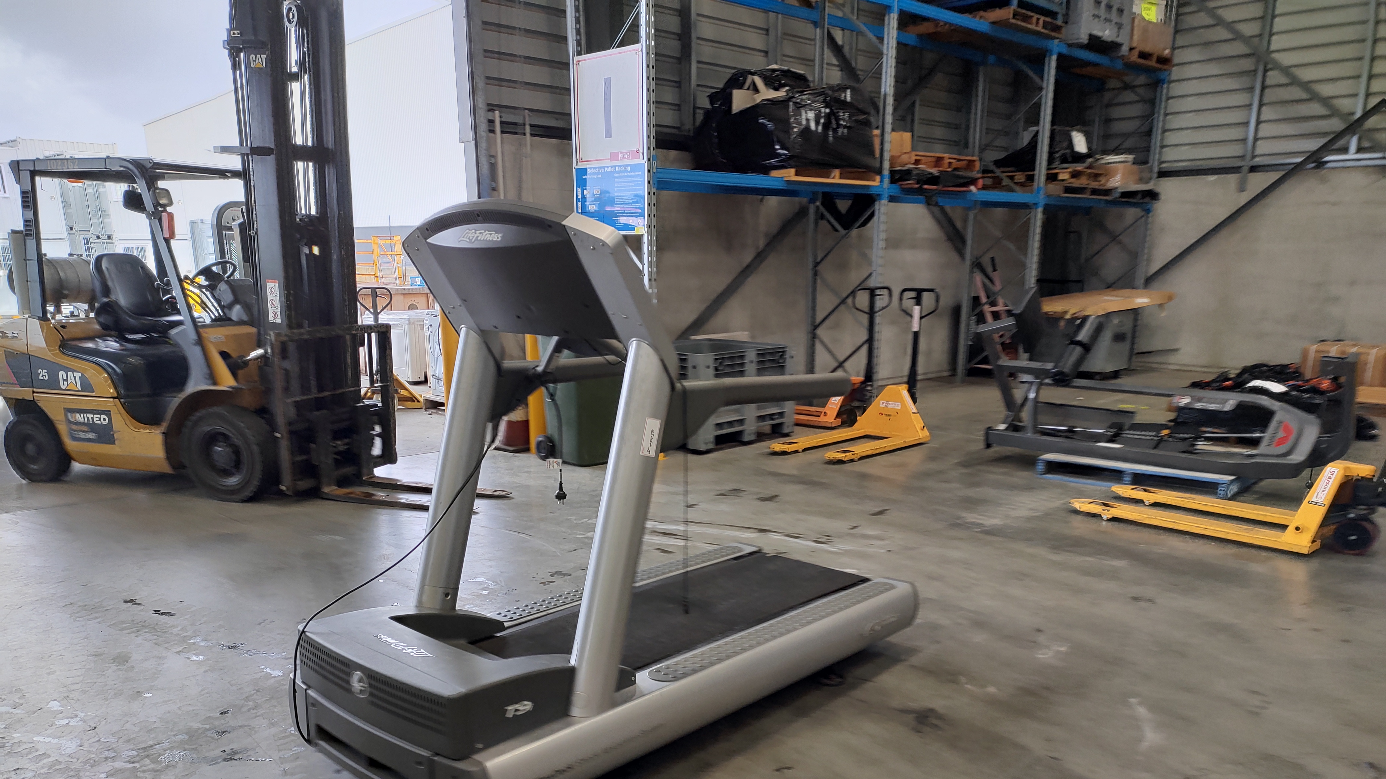 Life fitness t9i treadmill for sale hot sale