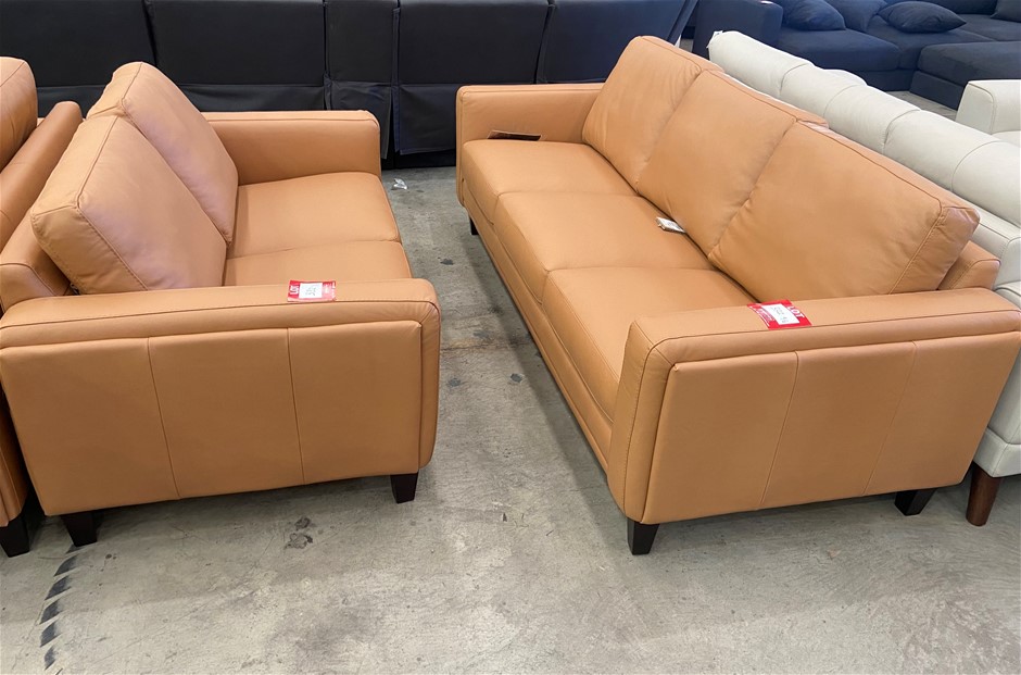 Chesterfield lounge harvey online norman