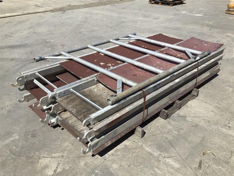 Qty Assorted Scaffolding Components. Auction (0008-5046185) | Grays ...