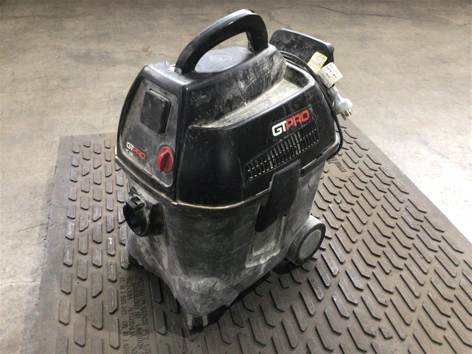 GT Pro VC320 Industrial Vacuum Cleaner Auction (0166-8013804) | Grays ...