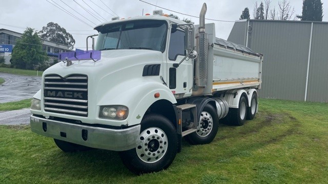 2009 Mack Csmr Metro-liner 8x4 Tipper Truck Auction (0087-5045433 