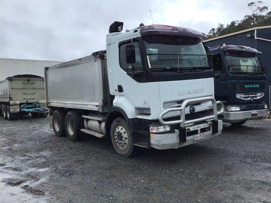 2005 Mack Qantum 6 x 4 Tipper Truck