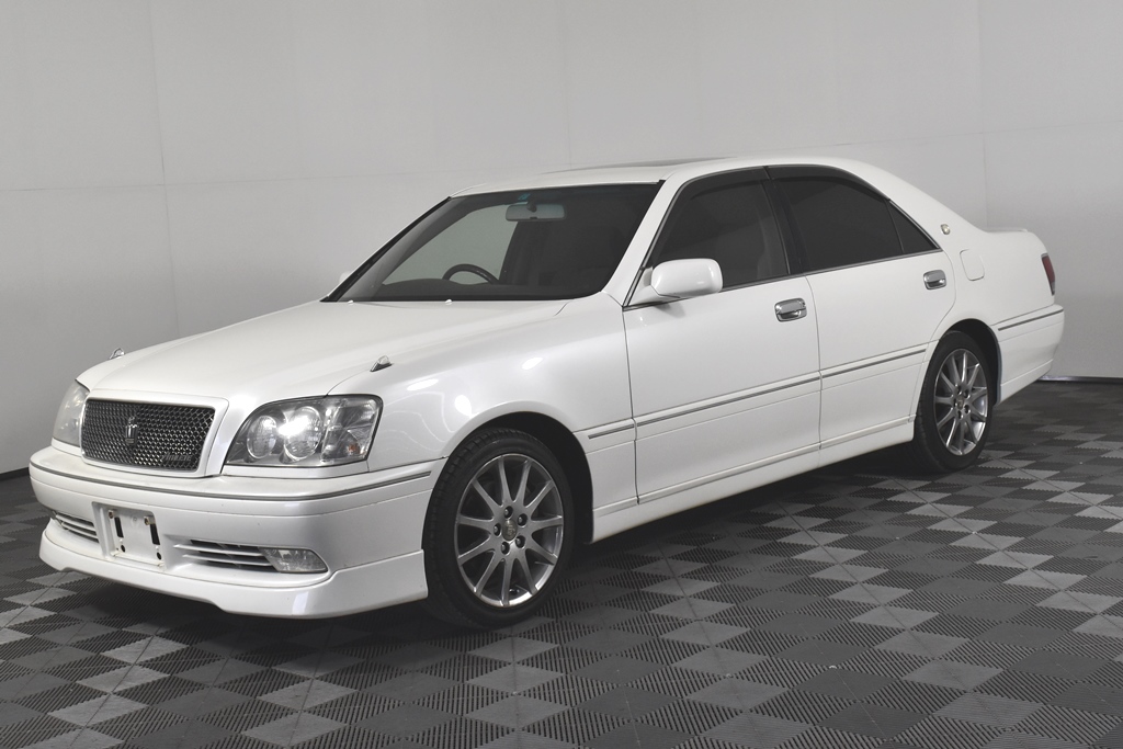 2001 Toyota Crown Athlete V Automatic JDM Sedan Auction (0001