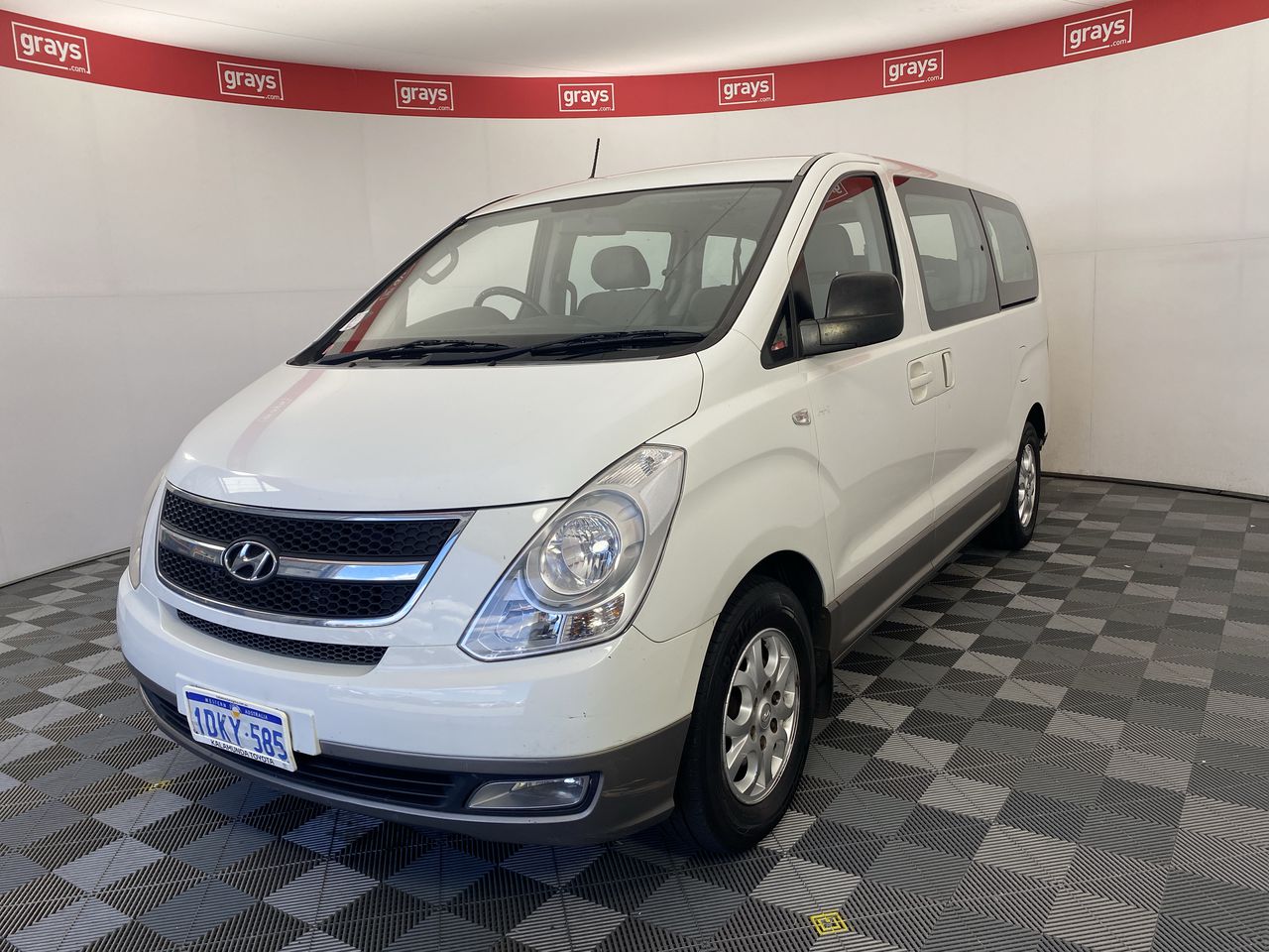 2010 Hyundai iMAX TQ Turbo Diesel Manual 8 Seats People Mover Auction ...