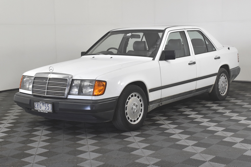 1989 Mercedes Benz 300E Automatic Sedan Auction (0001-20080070) | Grays ...