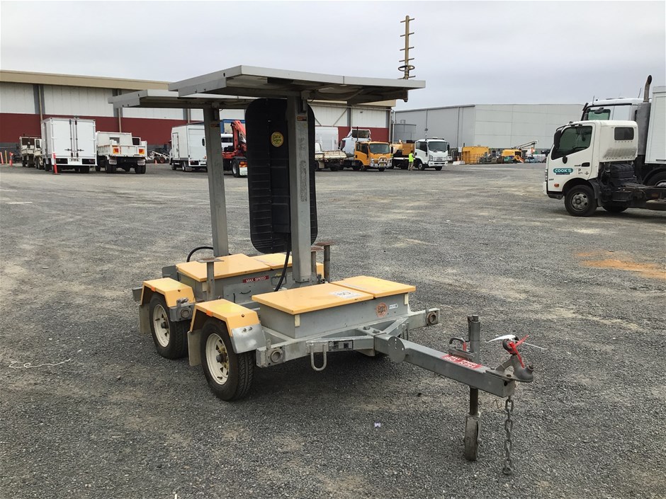 Data Signs Traffic Signal Trailers Auction (00215047642) Grays Australia