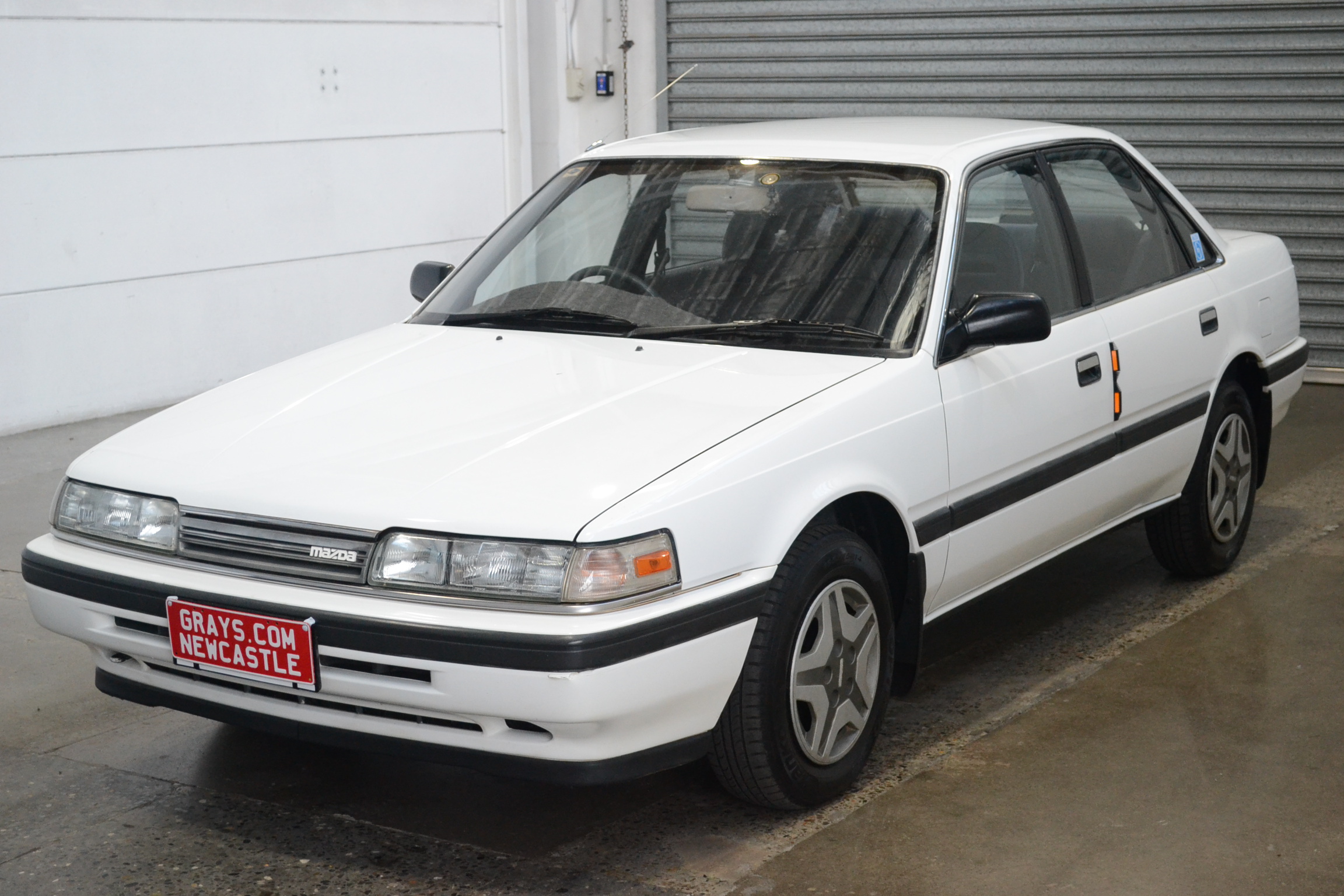 1990-mazda-626-automatic-sedan-auction-0001-10051348-grays-australia