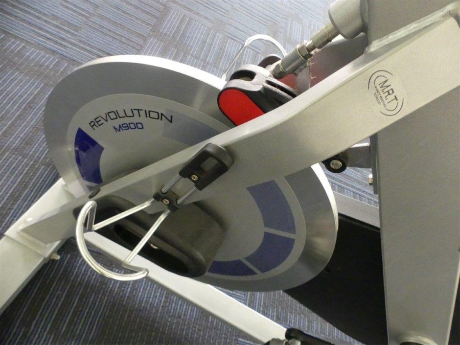 Revolution m900 outlet spin bike