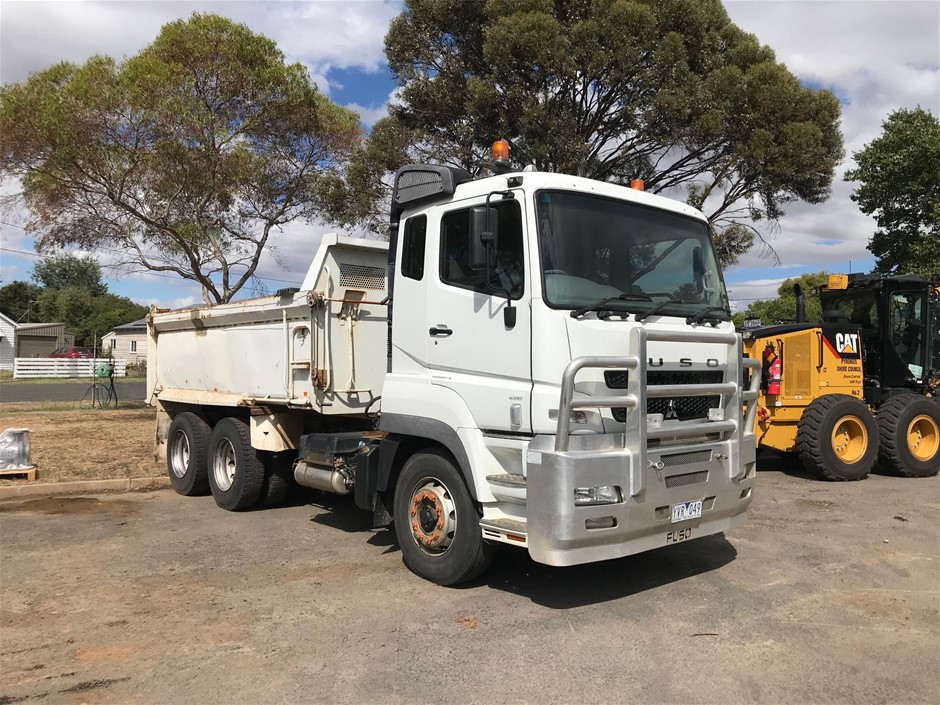 2011 Mitsubishi FV500 6 x 4 Tipper Truck, Trailer & Water Tank Auction ...