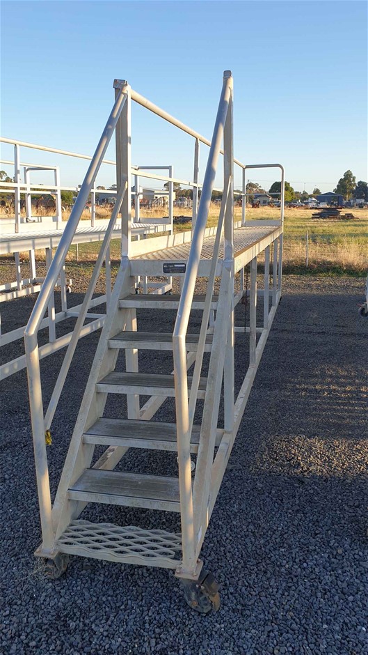 Alisafe Mobile Alloy Walkway with Steps Auction (0007-3028910) | Grays ...