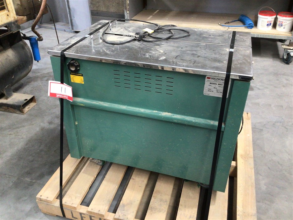 Signode MST Electric Strapping Machine Auction (0014-8015078) | Grays ...