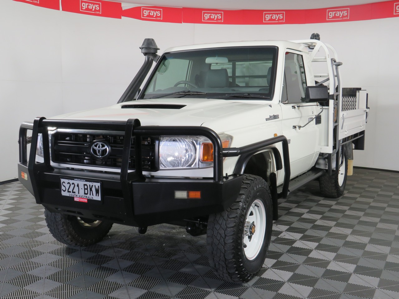 2015 Toyota Landcruiser Workmate VDJ79R Turbo Diesel Manual Cab Chassis ...