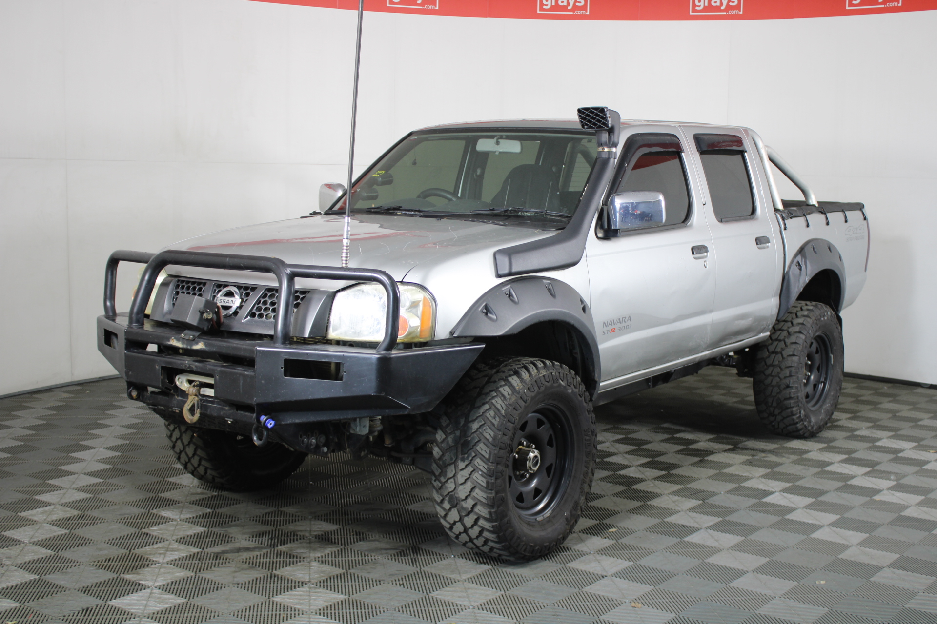 2005 Nissan Navara STR 4X4 DOUBLE CAB D22 Turbo Diesel Manual Dual Cab Auction (000110320704