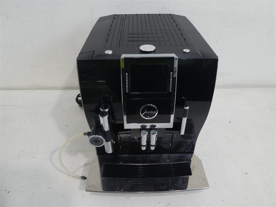 Jura Impressa Z9 One Touch TFT Coffee Machine Auction (00162186007