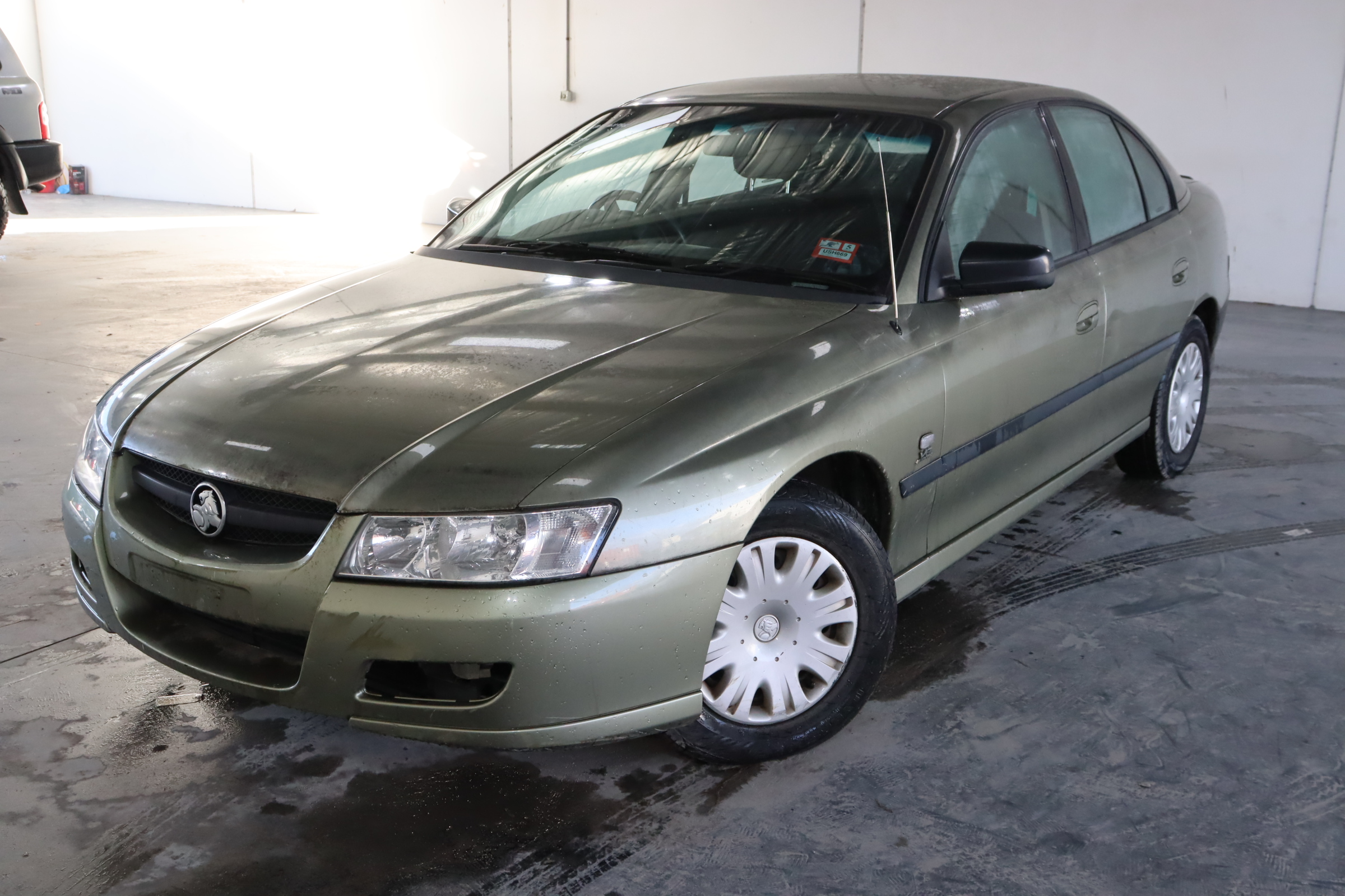 2005 Holden Commodore Executive VZ Automatic Sedan Auction (0001 ...