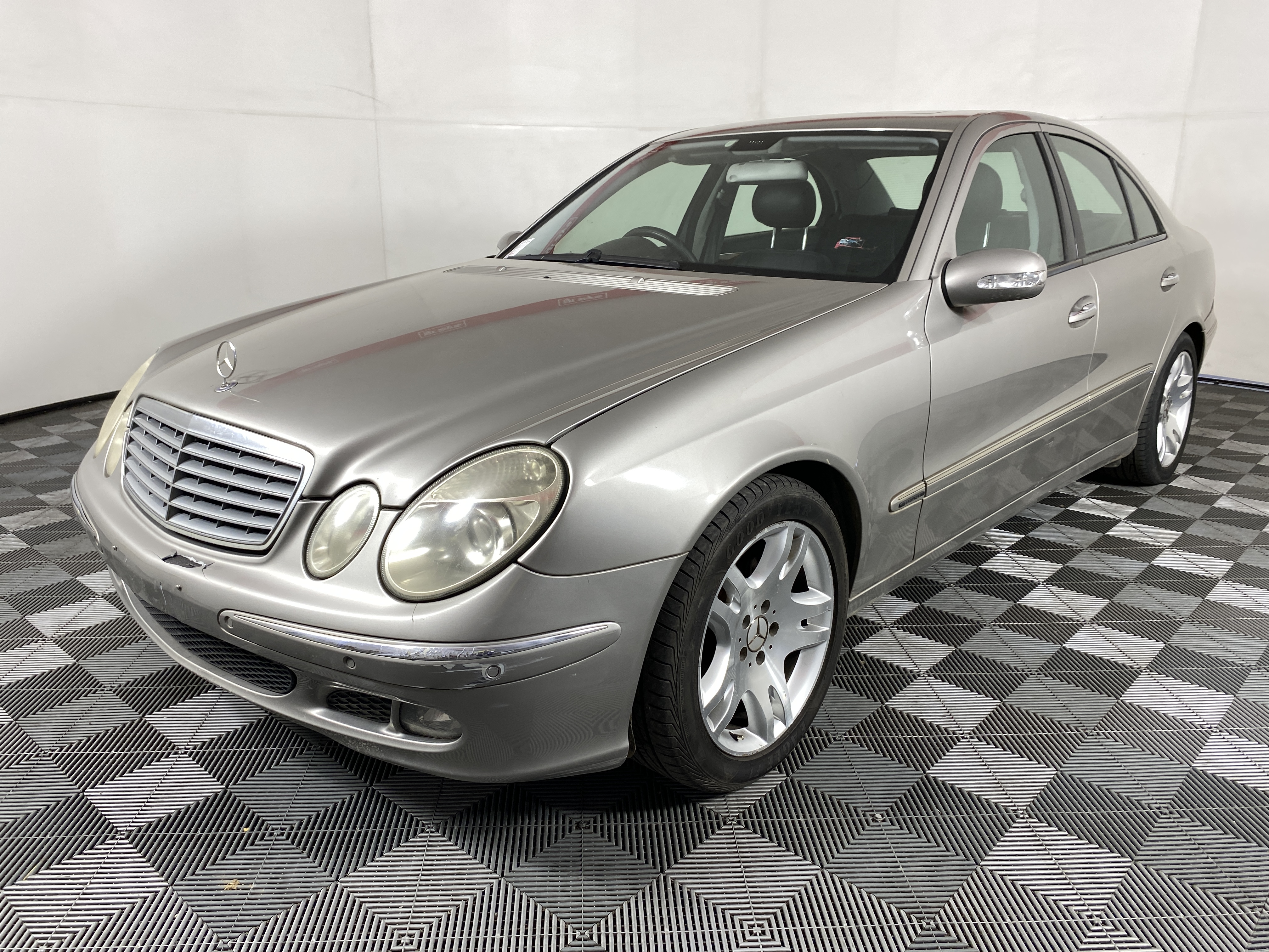 2006 Mercedes Benz E350 Elegance W211 Automatic Sedan Auction (0001 ...