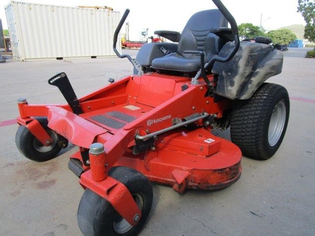 2011 Husqvarna MZ28T 52 inch Cut Zero Turn Mower Auction 0011