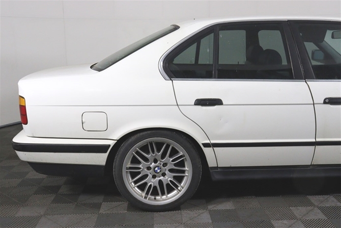1991 BMW 535i E34 Automatic Sedan Auction (0001-20081941)
