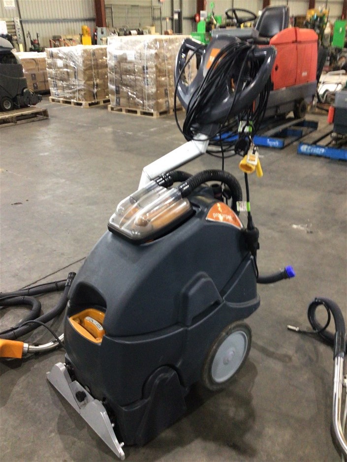 Industrial Carpet Cleaner Auction (00108015595) Grays Australia