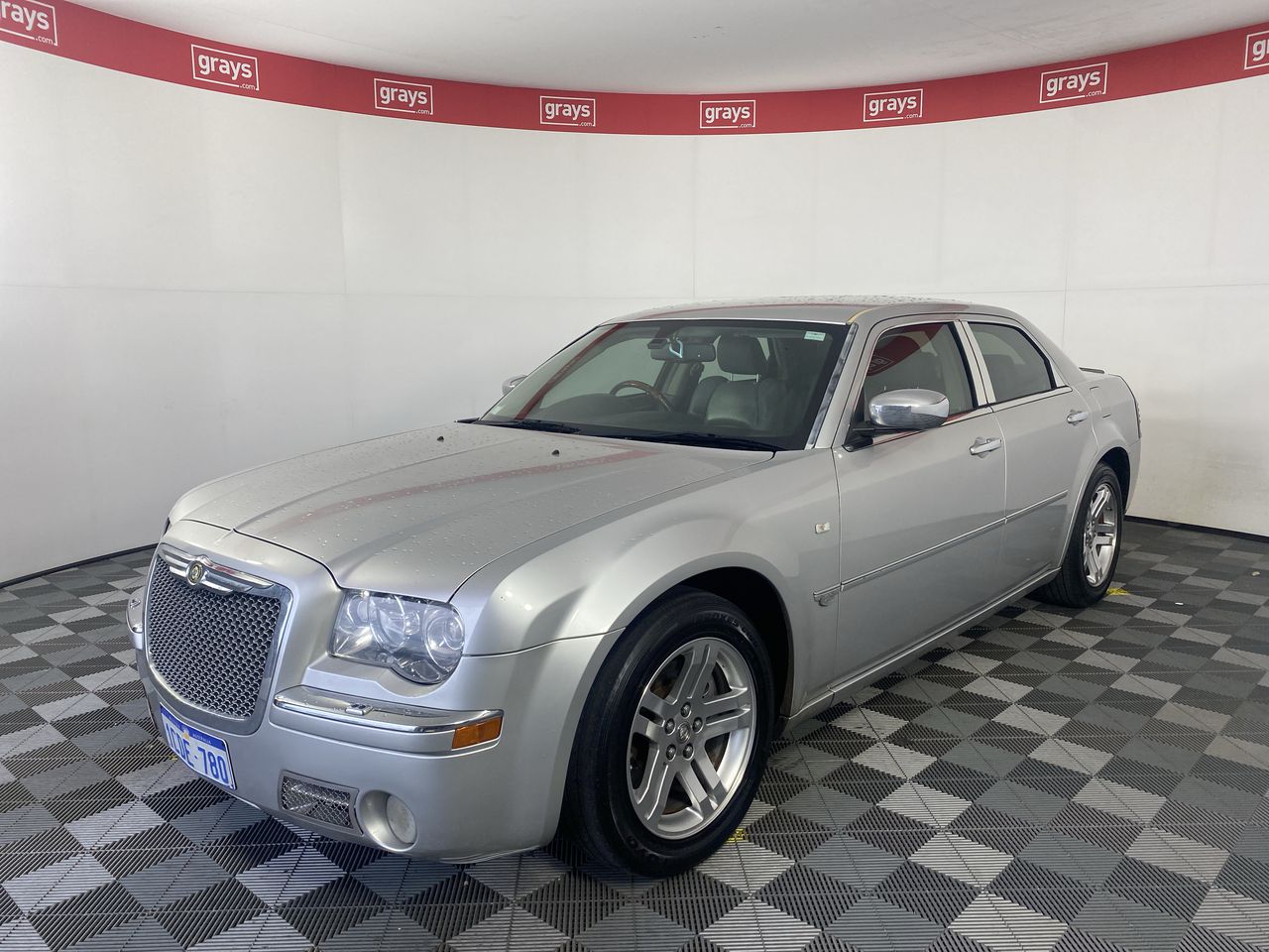 2005 Chrysler 300C LE Automatic Sedan Auction (0001-9033305) | Grays ...