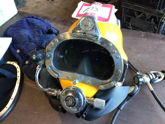Diving helmet Kirby Morgan 37 - PS Auction - We value the future - Largest  in net auctions