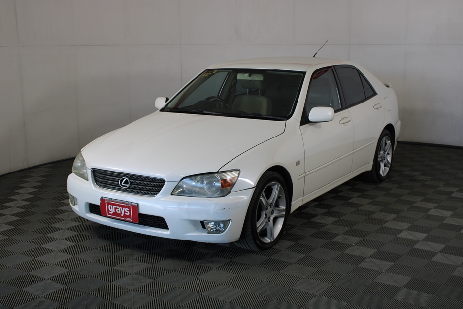 2000 Lexus IS200 Sports Luxury Automatic Sedan Auction (0001-10323973 ...