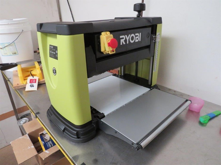 2019 Ryobi RAP1500G Thickness Planer Auction 0016 5049725